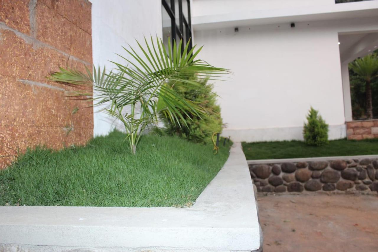 Orchid Villa Pinangode المظهر الخارجي الصورة