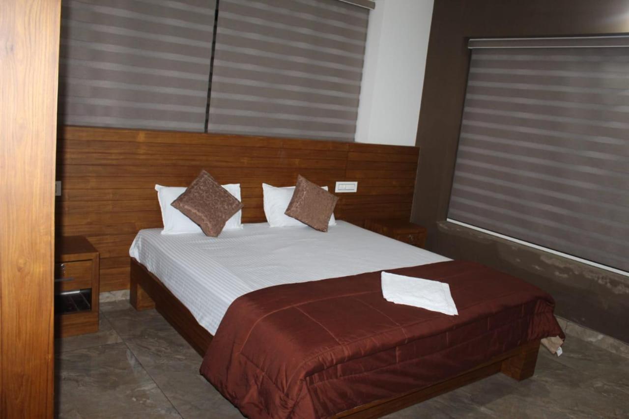 Orchid Villa Pinangode المظهر الخارجي الصورة